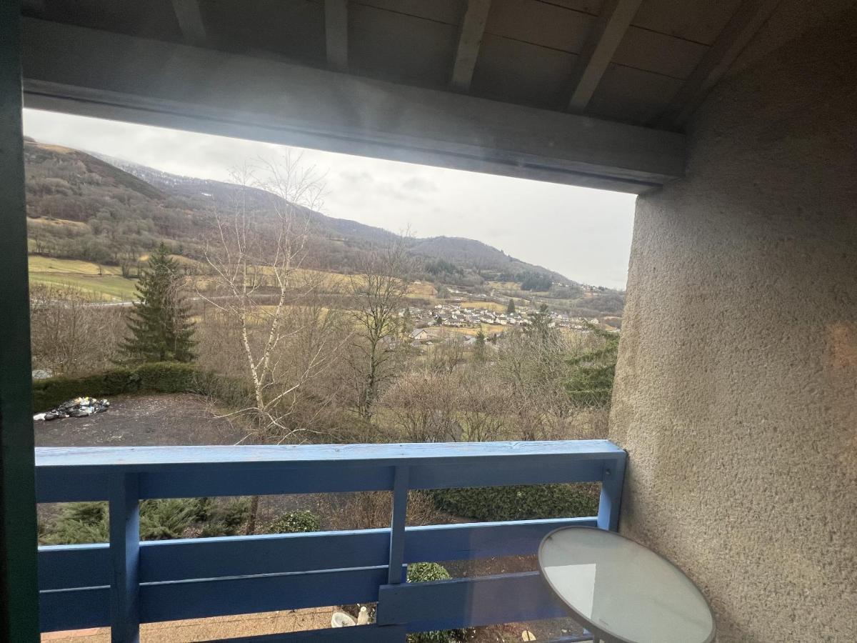 Le Castel Du Cantal Groupe Village Fani Thiézac Esterno foto